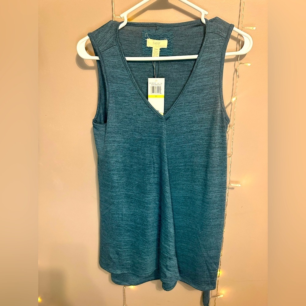 Cupio: Women’s Teal sleeveless top -Size Medium NWT